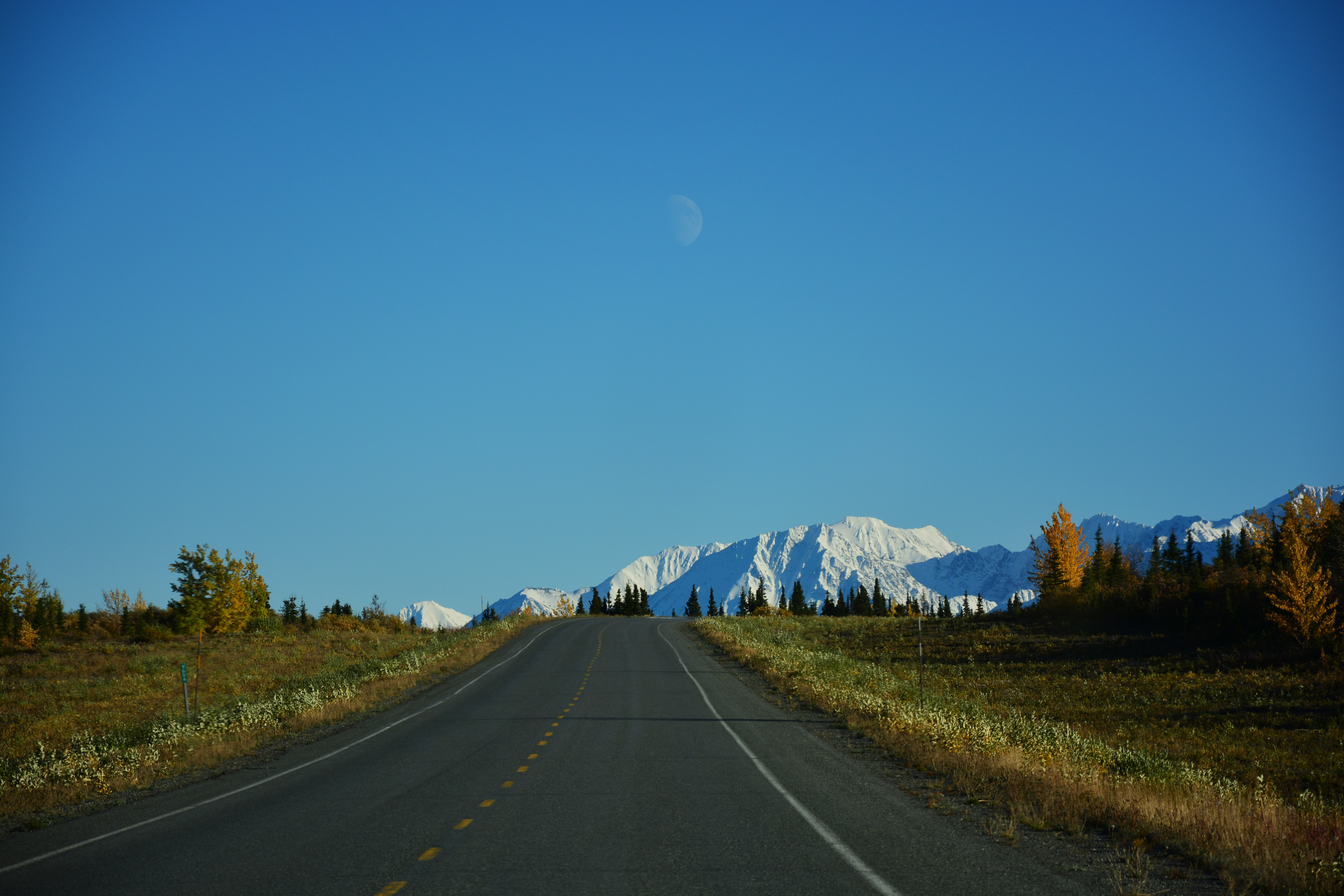 moon_over_white_mountains